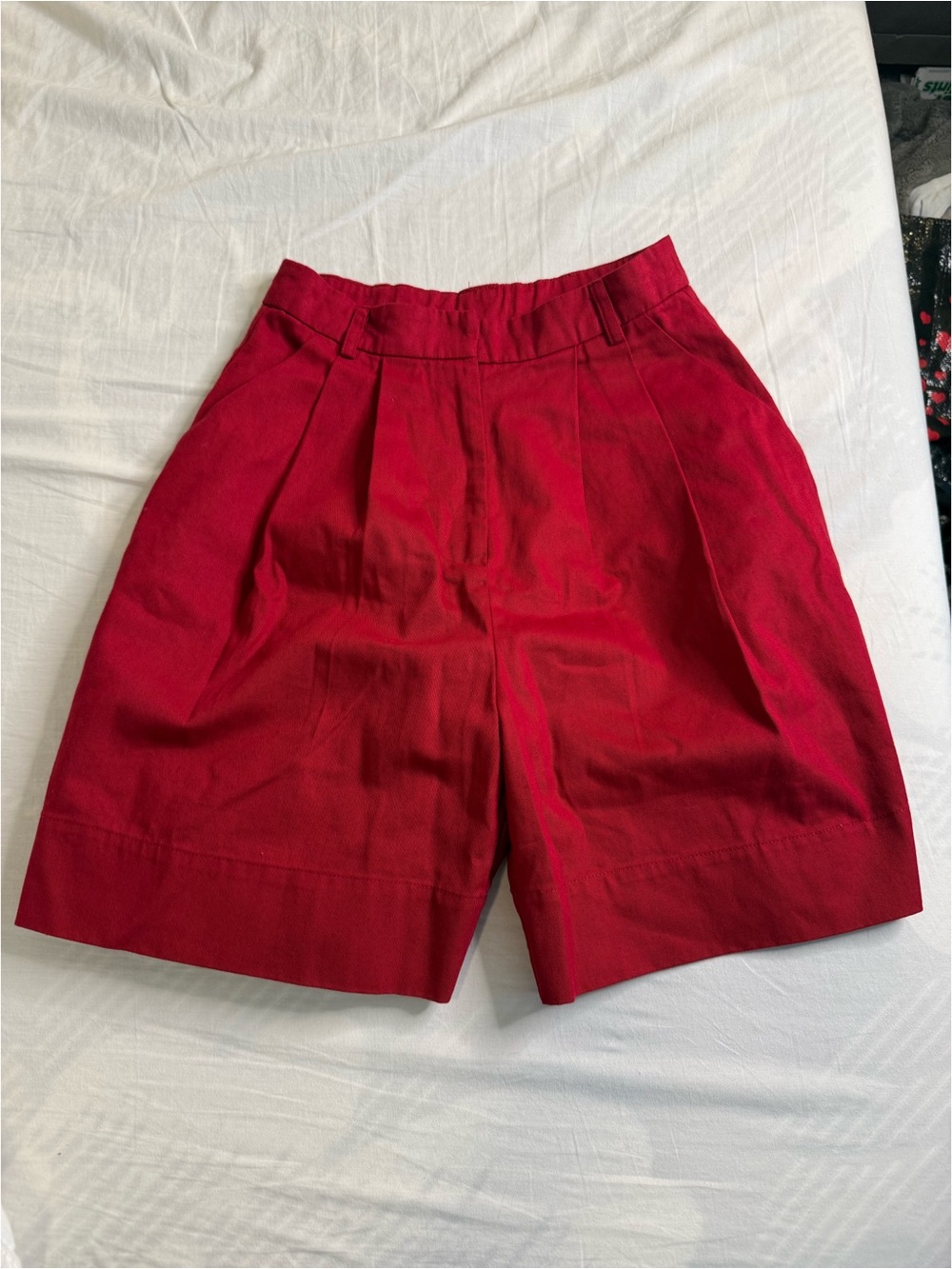 Red High-Waist Pleated Linen Blend Shorts - Picture 2 of 5
